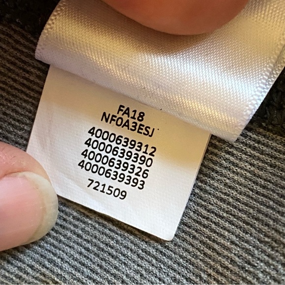 The North Face womens sz 1/4 Zip Mock Neck Pullover - Picture 12 of 14